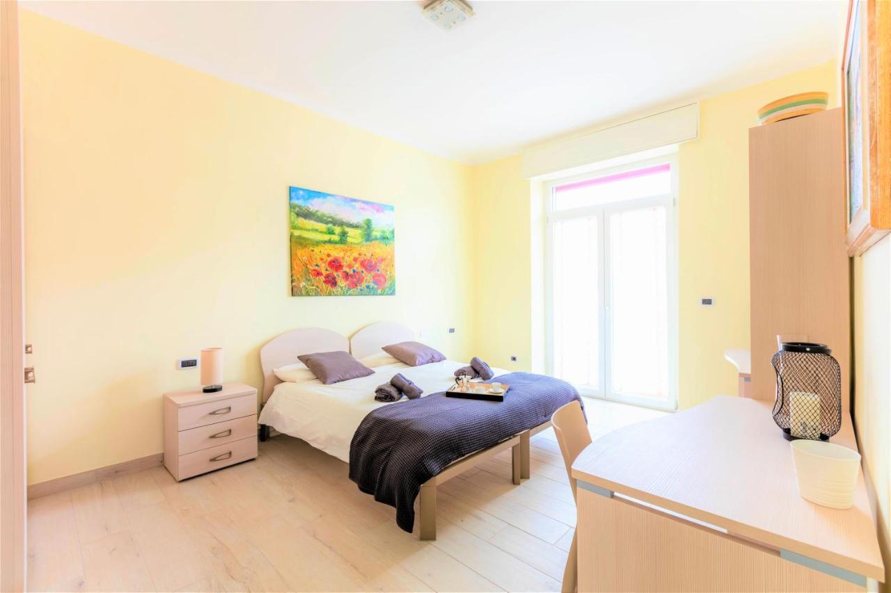 Hostly - Art & Color Rome Midtown - 3Br 2Ba Appartement Buitenkant foto